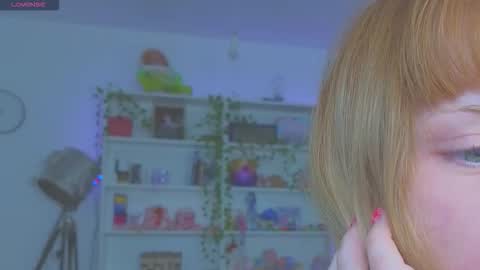 Snapshot of miliameow chatting on 09.28.25 Milia online show from 09.28.25