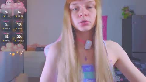 Snapshot of miliameow chatting on 11.07.25 Milia online show from 11.07.25