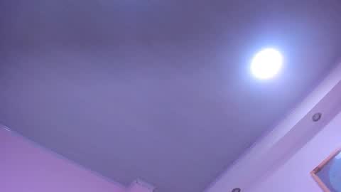 Snapshot of milk_zafira chatting on 11.19.25 milk_zafira online show from 11.19.25