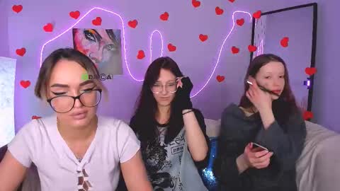 Snapshot of milki_wey chatting on 02.18.26 Mila online show from 02.18.26