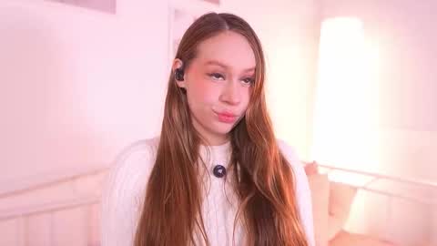 Snapshot of milky_0 chatting on 10.19.25 milky_0 online show from 10.19.25