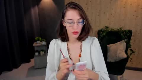 Snapshot of milky_jenny chatting on 07.31.26 Eva online show from 07.31.26