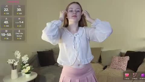 Snapshot of milkyshowproject chatting on 05.07.26 Ula online show from 05.07.26