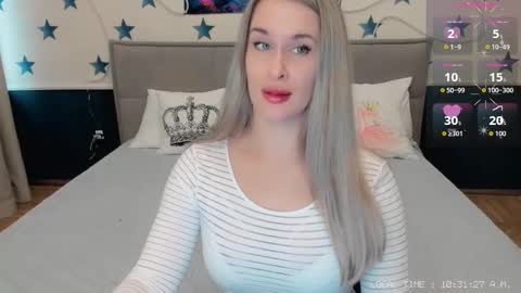 Snapshot of milla_na chatting on 10.23.25 Millana online show from 10.23.25