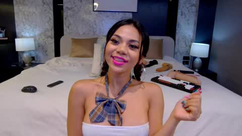 Snapshot of millabelle chatting on 03.03.25 MillaBelle online show from 03.03.25