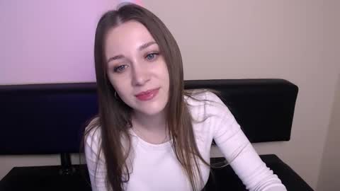 Snapshot of millasamsd chatting on 11.24.25 Milla online show from 11.24.25