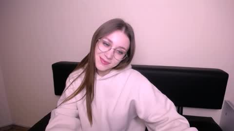 Snapshot of millasamsd chatting on 11.27.25 Milla online show from 11.27.25