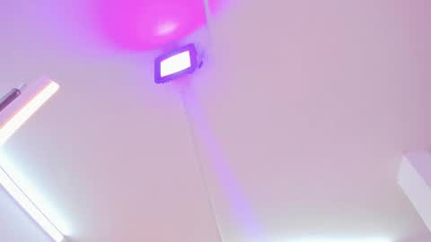 Snapshot of miller_vanessa_ chatting on 03.05.25 miller_vanessa_ online show from 03.05.25