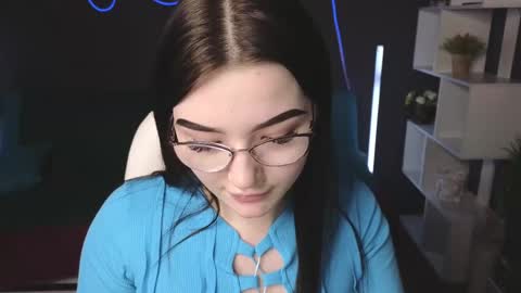 Snapshot of milliedoll chatting on 02.23.25 Millie online show from 02.23.25