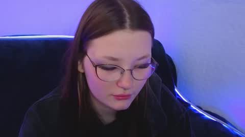 Snapshot of milliedoll chatting on 10.02.25 Millie online show from 10.02.25