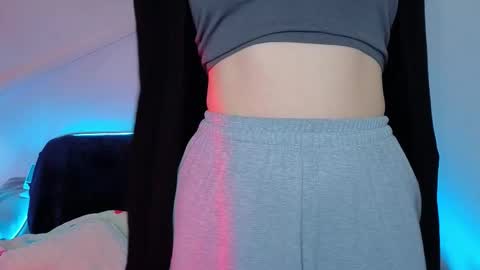 Snapshot of milliedoll chatting on 10.06.25 Millie online show from 10.06.25