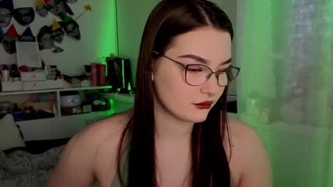 Snapshot of milliedoll chatting on 11.07.25 Millie online show from 11.07.25