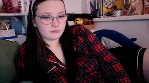 Snapshot of milliedoll chatting on 01.07.26 Millie online show from 01.07.26