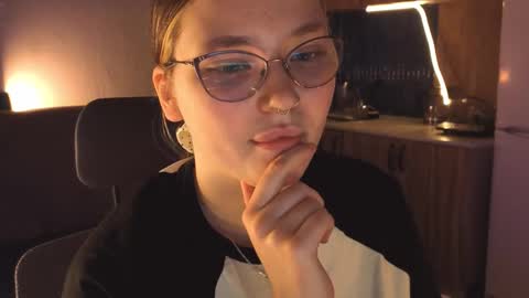 Snapshot of milliedoll chatting on 02.19.26 Millie online show from 02.19.26