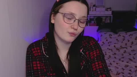 Snapshot of milliedoll chatting on 02.21.26 Millie online show from 02.21.26