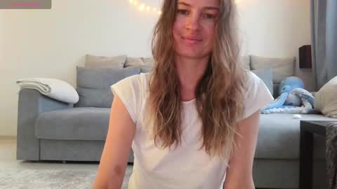 milly_browski online show from 10.10.25