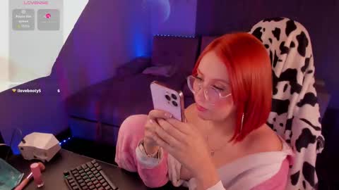 Monkey D Maddie online show from 02.03.26