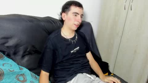 Snapshot of milogm_ chatting on 05.25.26 milogm_ online show from 05.25.26
