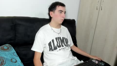 Snapshot of milogm_ chatting on 06.02.26 milogm_ online show from 06.02.26