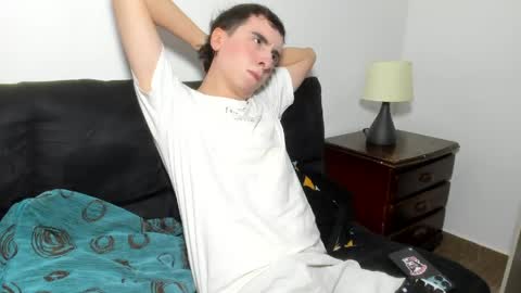 Snapshot of milogm_ chatting on 06.04.26 milogm_ online show from 06.04.26