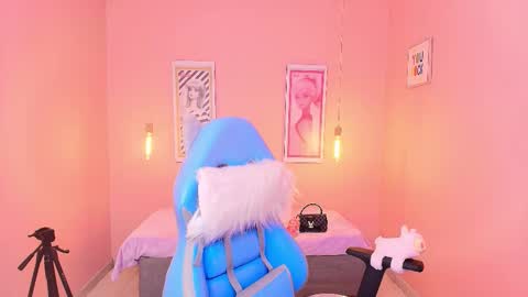 milu_carbajal_x online show from 02.12.26