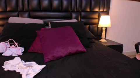 Milu Wallace  online show from 02.13.25