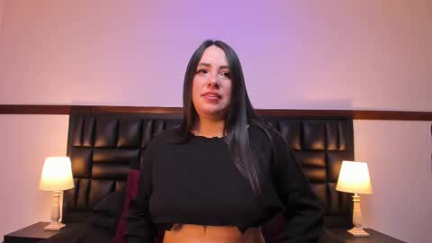 Milu Wallace  online show from 02.15.25