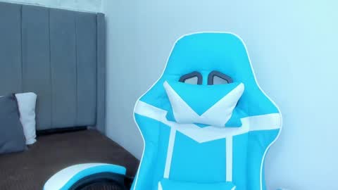 Snapshot of miluuu18 chatting on 12.15.24 Miluu online show from 12.15.24