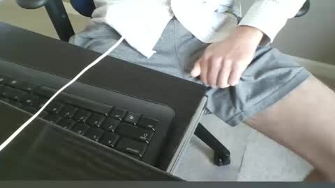 Snapshot of milwaukeebadger24 chatting on 09.12.25 milwaukeebadger24 online show from 09.12.25