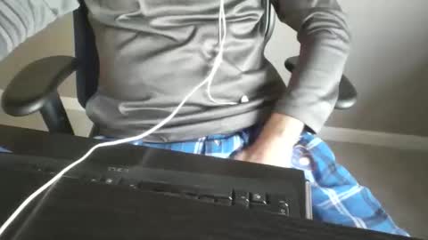 Snapshot of milwaukeebadger24 chatting on 11.12.25 milwaukeebadger24 online show from 11.12.25