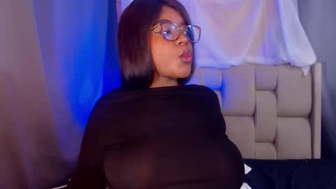 Snapshot of mimi_gil chatting on 02.13.26 Mimi online show from 02.13.26