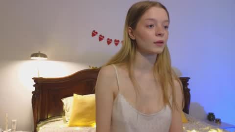 Snapshot of mimichelle chatting on 12.06.24 mimichelle online show from 12.06.24