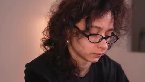 Snapshot of mimilicks chatting on 11.22.25 IRIS online show from 11.22.25