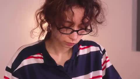 Snapshot of mimilicks chatting on 11.26.25 IRIS online show from 11.26.25