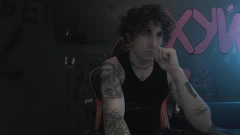 Snapshot of min1pekka chatting on 09.28.25 Max online show from 09.28.25