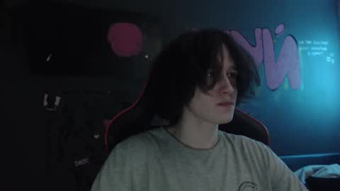 Snapshot of min1pekka chatting on 11.27.25 Max online show from 11.27.25