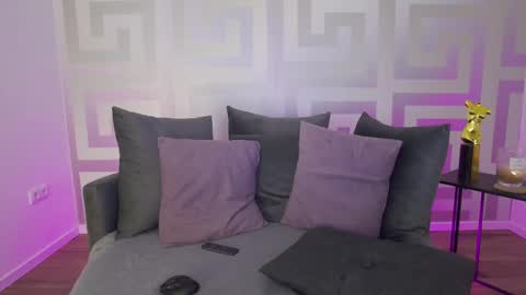 Snapshot of mina_babe1 chatting on 02.11.25 Mina online show from 02.11.25