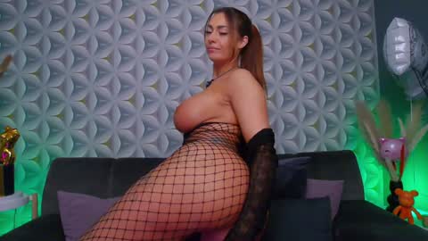 Snapshot of mina_babe1 chatting on 03.27.26 Mina online show from 03.27.26