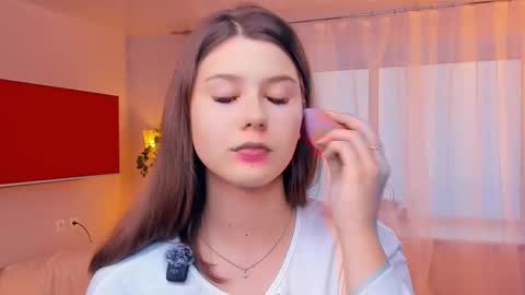 Snapshot of minditrelles chatting on 10.16.25 Mindi online show from 10.16.25