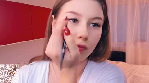 Snapshot of minditrelles chatting on 11.14.25 Mindi online show from 11.14.25