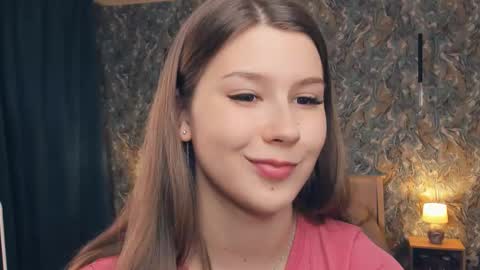 Snapshot of minditrelles chatting on 11.26.25 Mindi online show from 11.26.25