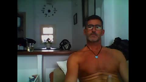 Snapshot of mindthestep chatting on 10.11.25 MIND online show from 10.11.25