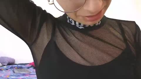 Snapshot of minene_mikami chatting on 04.25.26 minene_mikami online show from 04.25.26