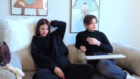 KarinaLeila online show from 09.26.25