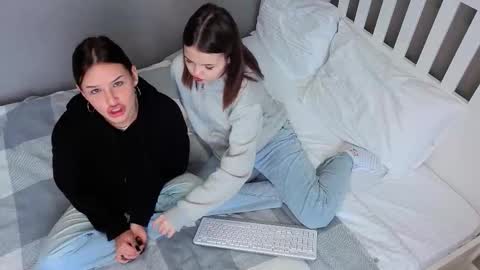 KarinaLeila online show from 09.30.25