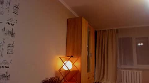 Snapshot of minidiva_ chatting on 10.01.25 Amelia online show from 10.01.25