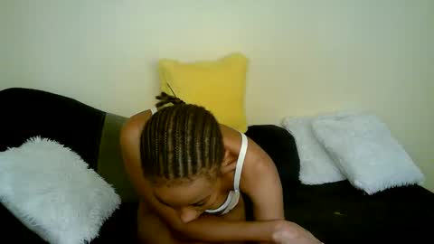 Snapshot of minieme001 chatting on 03.02.26 minieme001 online show from 03.02.26