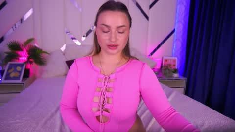 Snapshot of minifox_ chatting on 10.11.25 minifox_ online show from 10.11.25