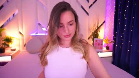 Snapshot of minifox_ chatting on 02.23.26 minifox_ online show from 02.23.26