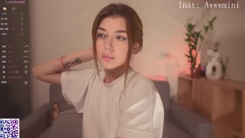 Snapshot of minirini chatting on 11.03.25 Rina online show from 11.03.25